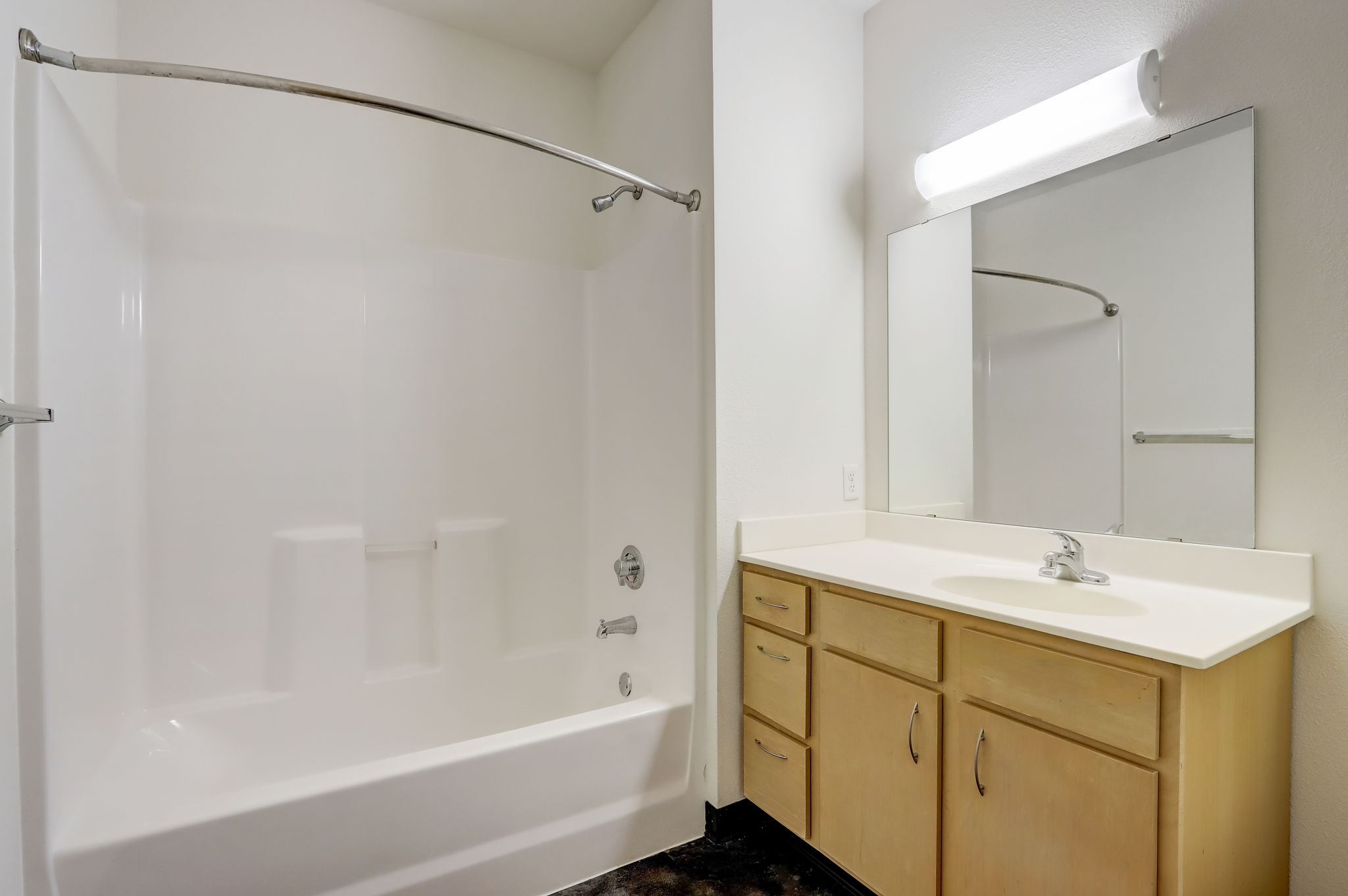 14820-web-or-mls-E Brown St 302-020.jpg